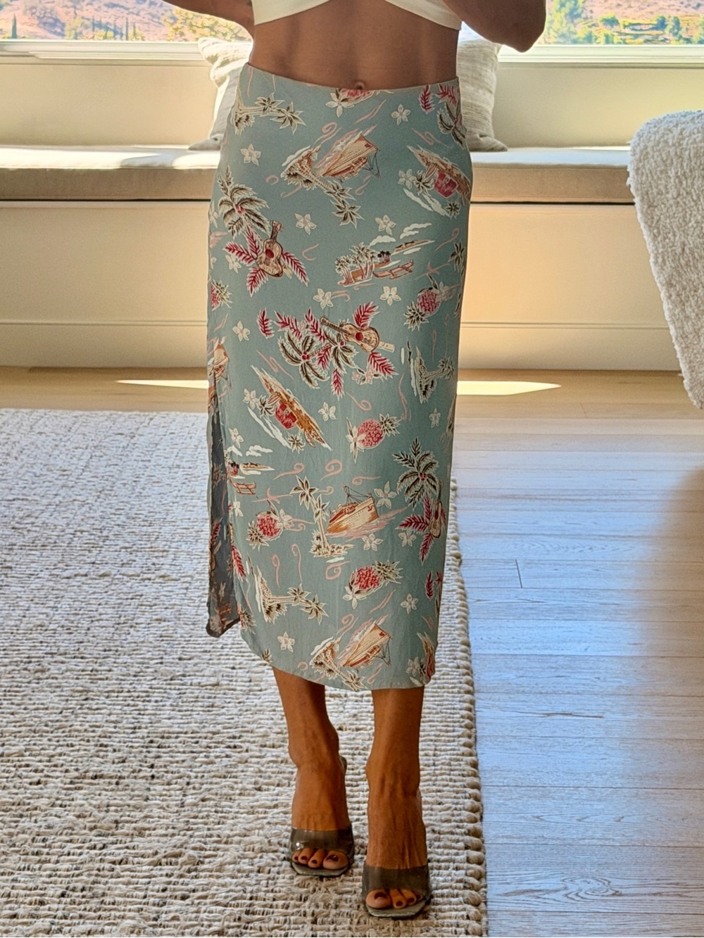 Reformation rare vintage Hawaiian Print Midi Skirt with side slit size 2